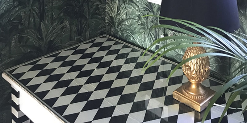 malowane meble szachownica